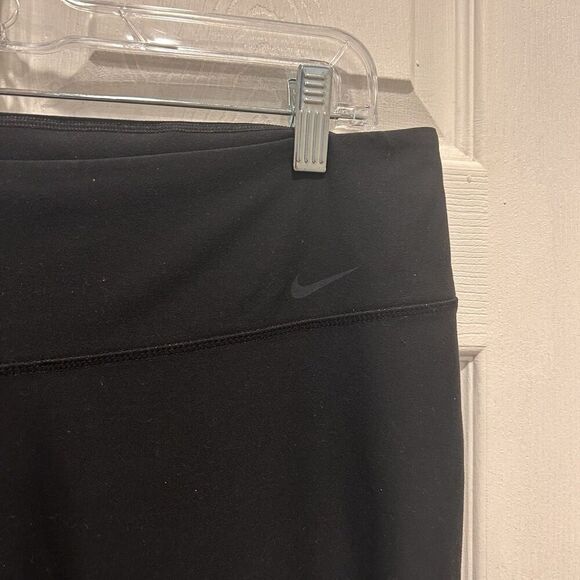 Nike Dri-Fit Ten Less Plastic Bottles One Legend Black Size Women’s Large - Picture 3 of 7